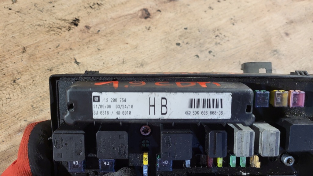 фото №5, Коробка предохранителей opel zafira b 05-08 1,9 cdti 13206754