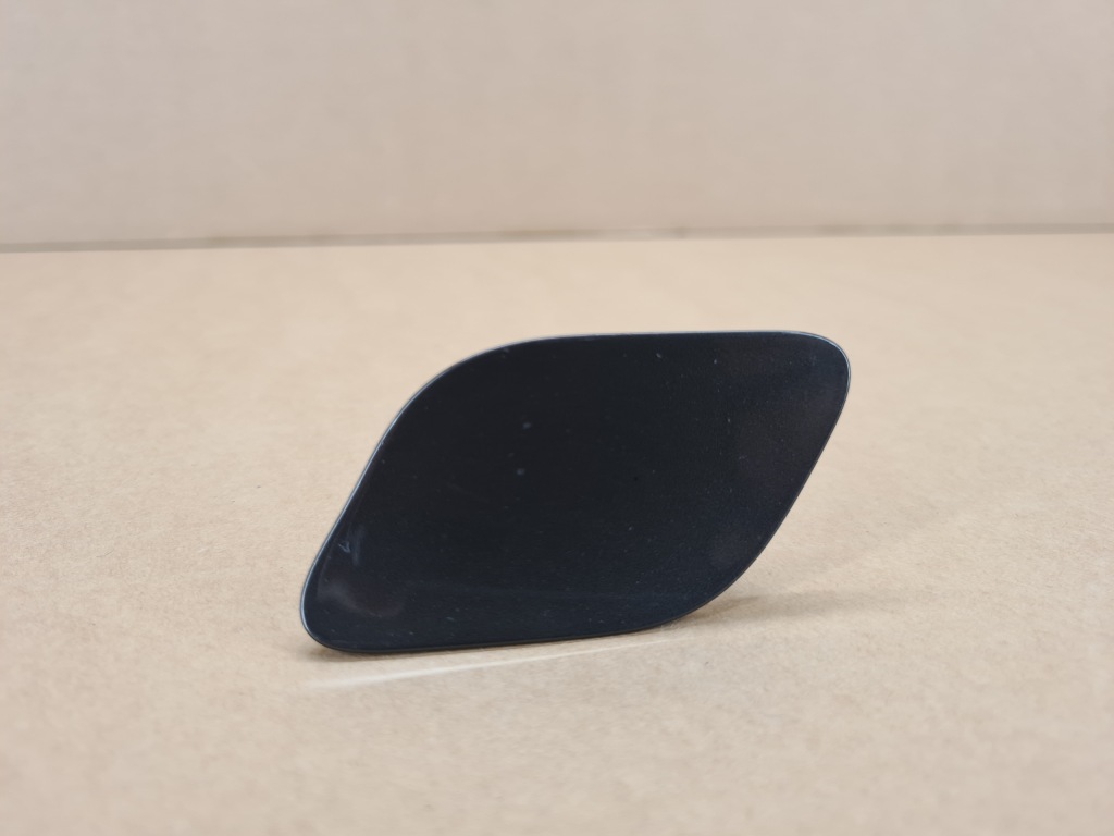 Купить Левая заглушка распылителя бампера xc40 цвет 724