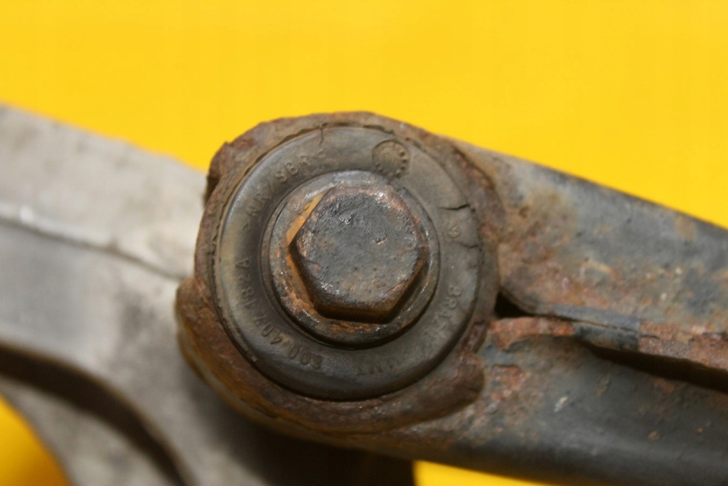 фото №12, Рычаг правый перед vw fox polo iv 1.2 b 6q0407157c