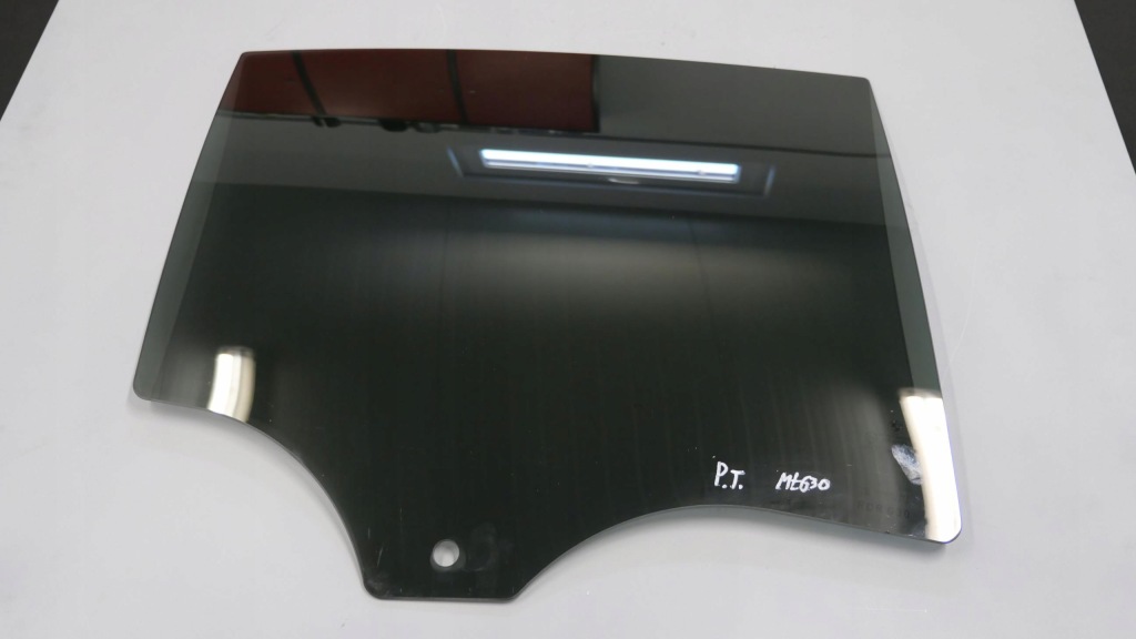 фото №1, Bmw g30 стекло боковая дверь правый задняя 7375194