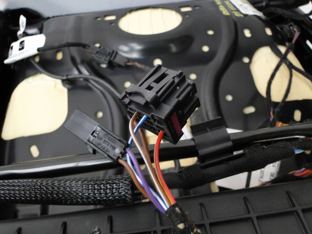 фото №11, Сиденья seat leon 5f fr кожа 5 дверь