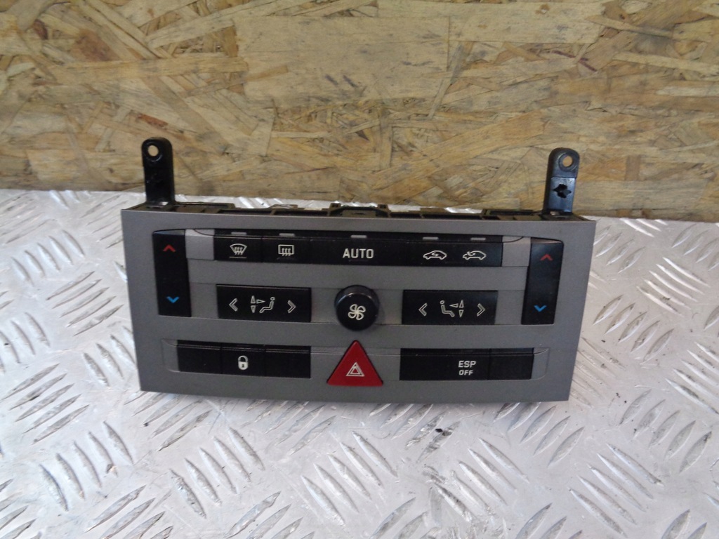 фото №1, Панель кондиционера peugeot 407 04-