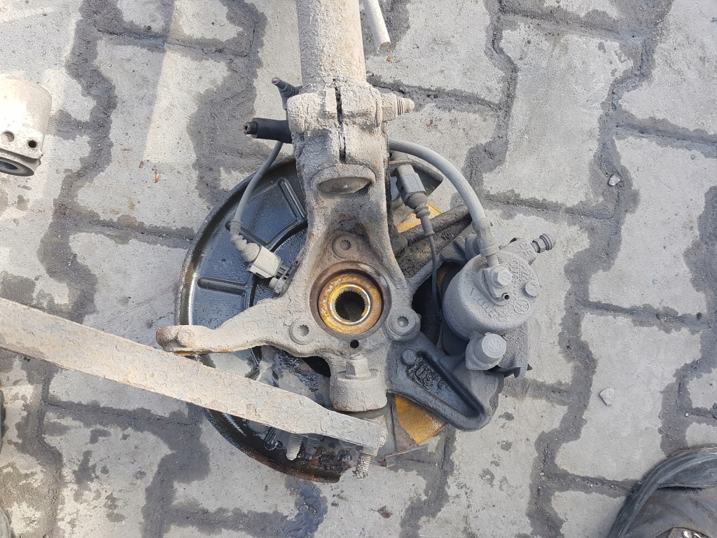 Audi a3 8p 04r- 1.9 tdi амортизатор поворотный кулак левая в Украине