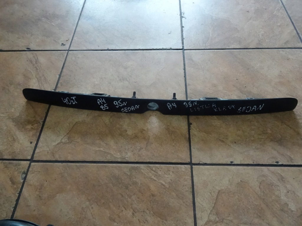 фото №1, Audi a4 b5 молдинг кришки