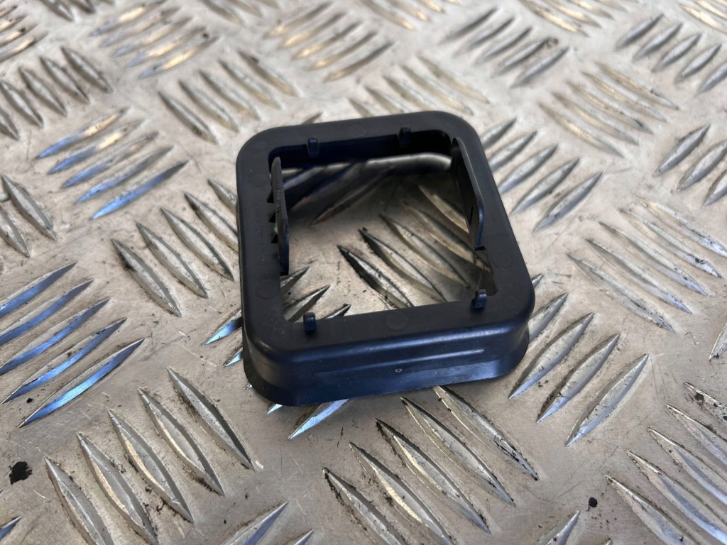 Інша частина салону tesla model x 100756600c в Україні