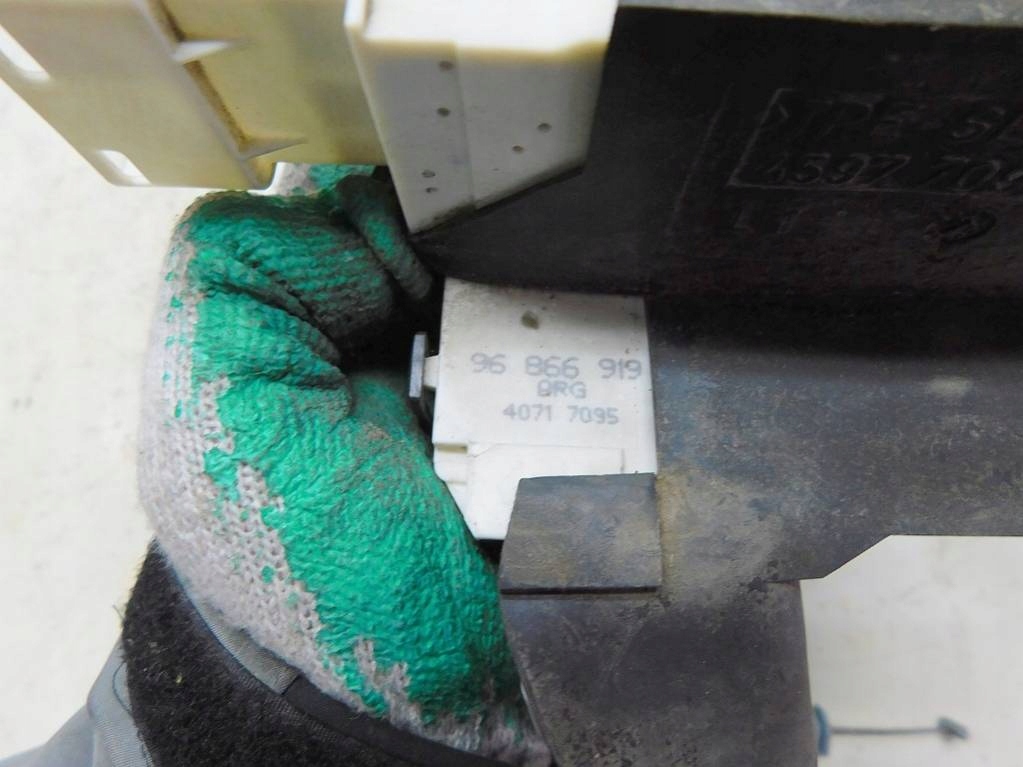 фото №6, Peugeot 407 sw 2008r замок дверь задняя левый