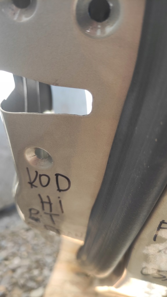 Двері правий задній праве задні ford focus mk3 хетчбек америка код лакофарбового покриття hi 15r Зі Шроту