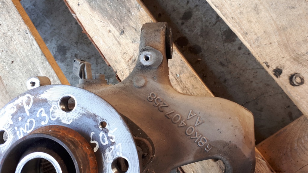 фото №6, Sq5 8r q5 поворотный кулак левая перед 3.0 tfsi s4 b8 a4