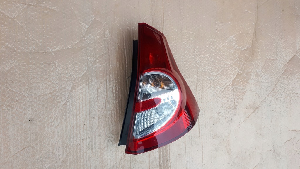 фото №2, Dacia sandero i лампа правый задняя состояние bdb