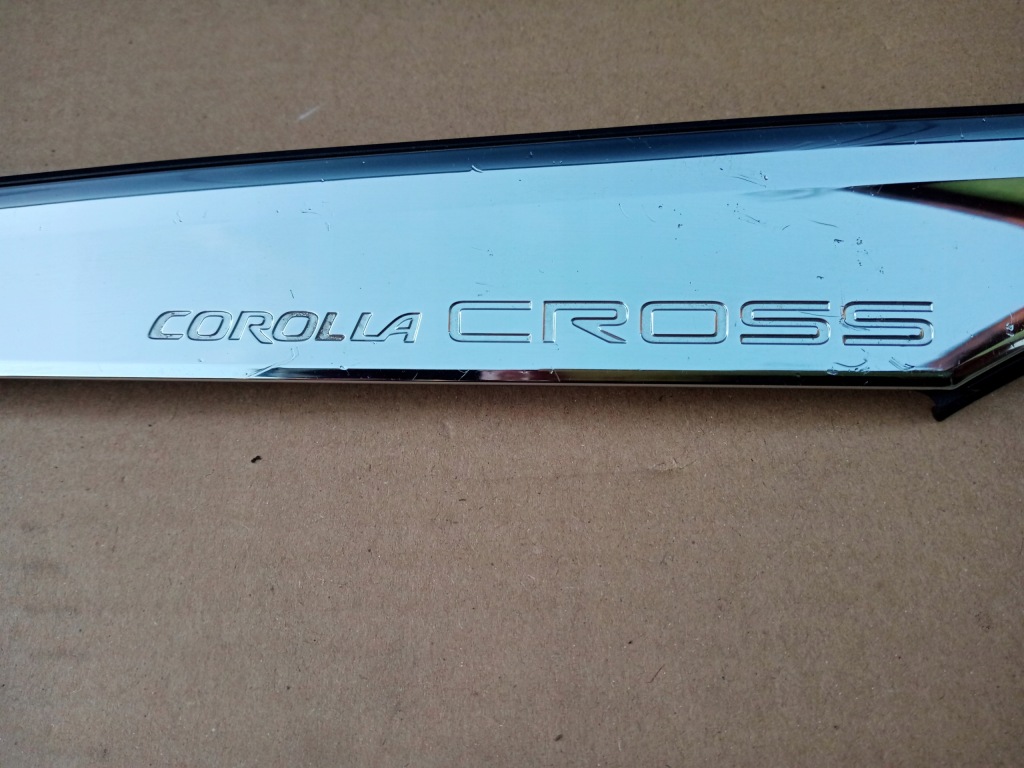 фото №2, Toyota corolla cross права молдинг хром накладка стійка задня