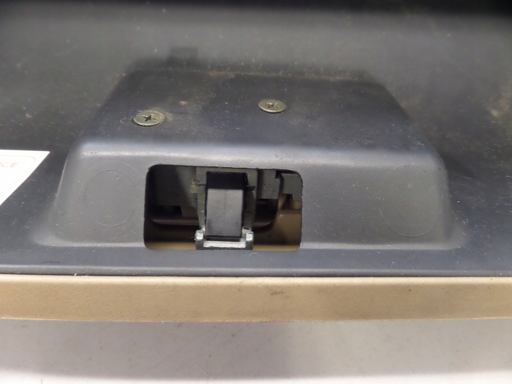 фото №13, Бардачок пассажира suzuki liana 01-04 bananowy