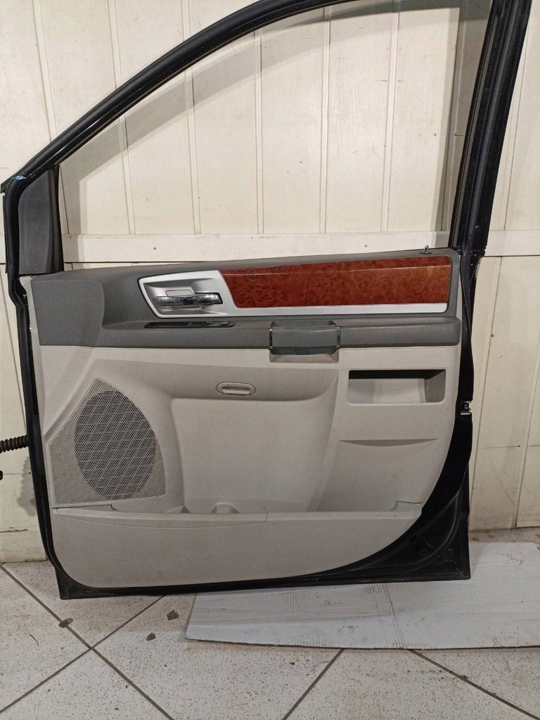 фото №9, Дверь перед правая сторона chrysler town and country 5 2009