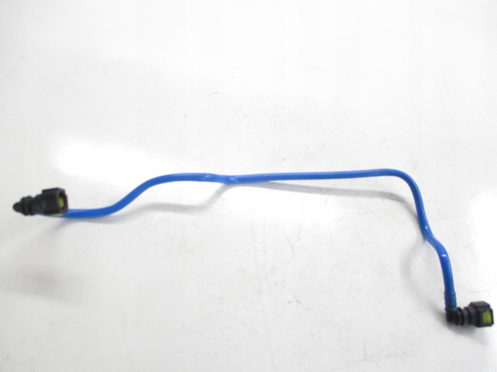 Fiat linea 1.4 8v шланг трубка пабтрубок  топлива Доставка