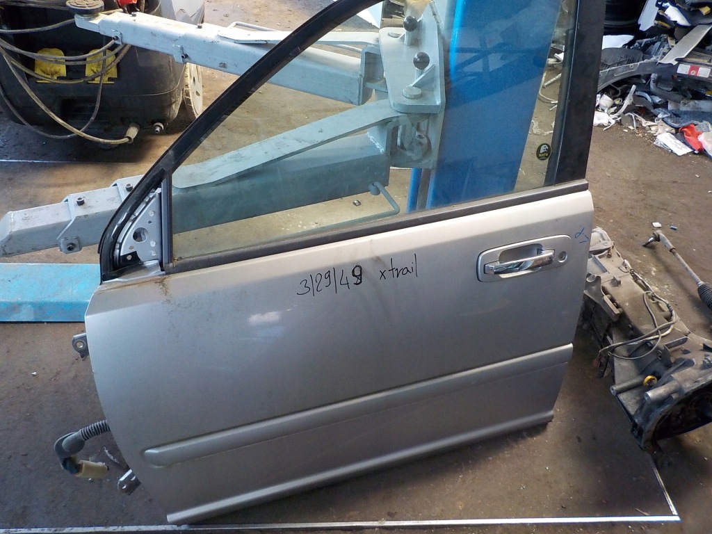 фото №1, Nissan xtrail 2.2dci дверь левый перед do покраска