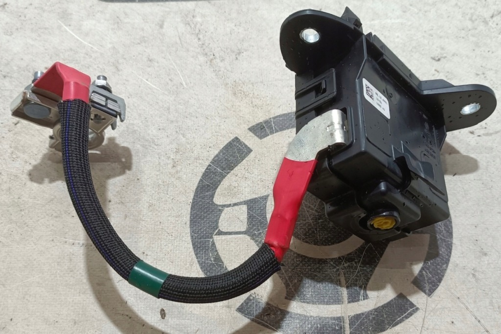 фото №1, Клемма плюсовая пиротехническая патрон подушка безопасности renault clio v 5 captur ii e-tech