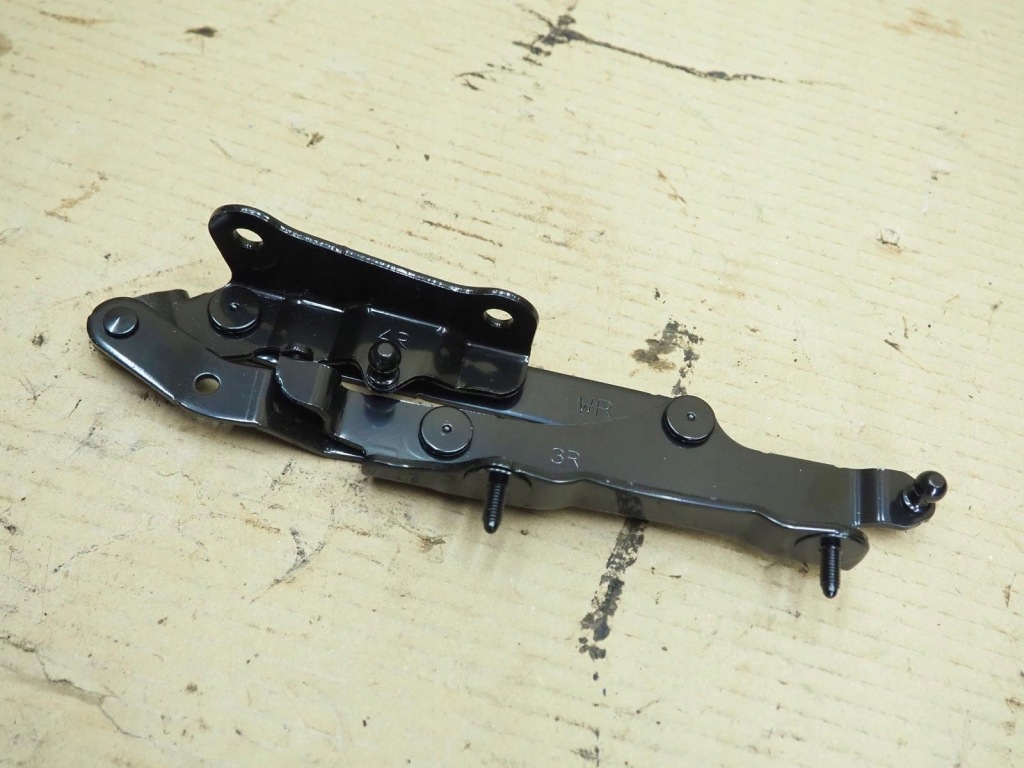 фото №4, Петля кришки mazda mx5 nd правий