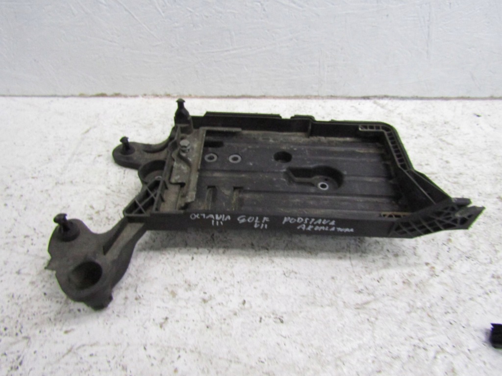 фото №1, Skoda octavia iii основание аккумулятор