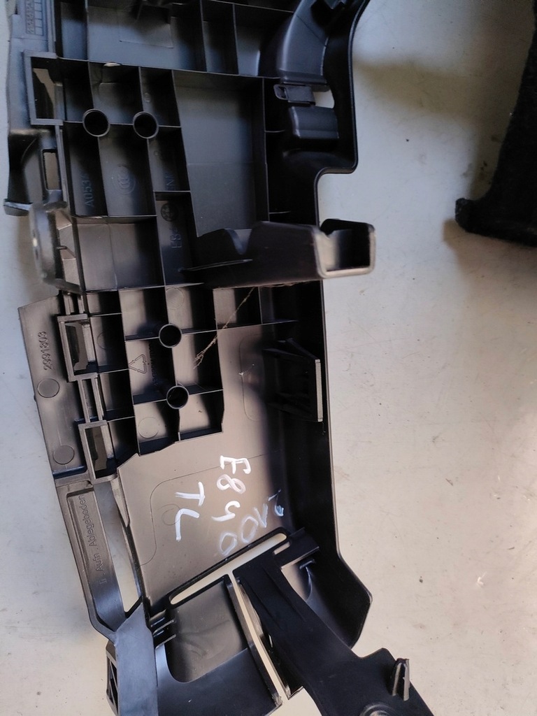 фото №13, Bmw x1 e84 обивка крышки багажника динамики комплект