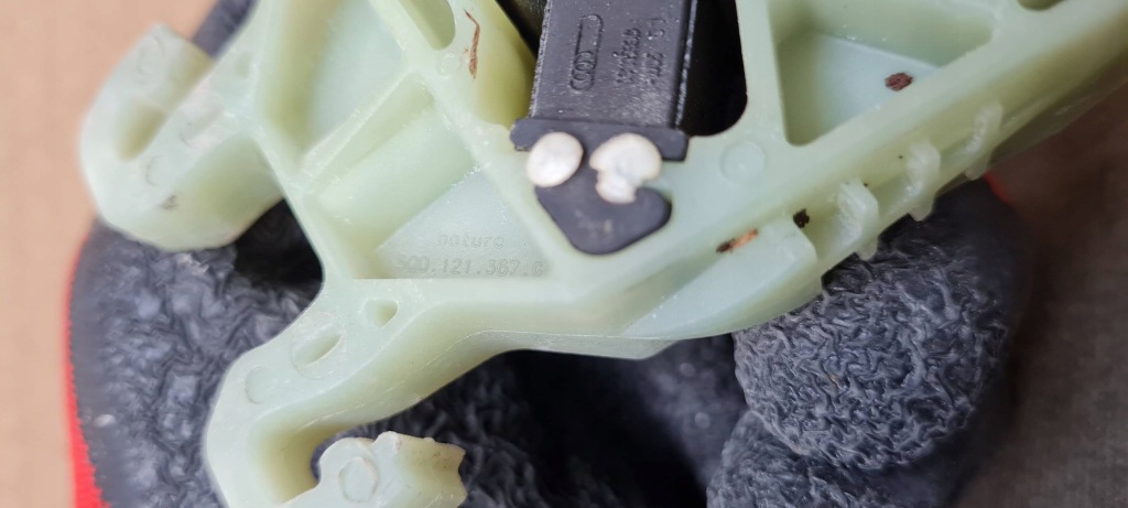 Q3 83a держатель кронштейн радиатора поперечина 5q0121367g vw audi Киев