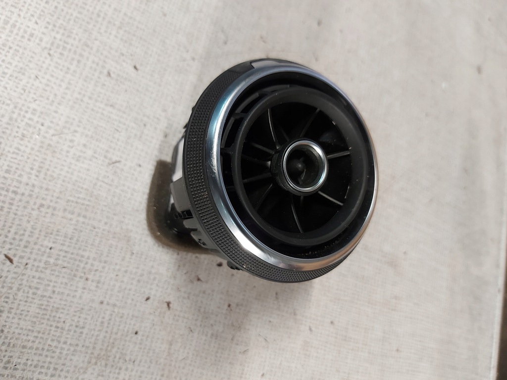 фото №7, Audi a3 8v решётка обдув консоли 8v0820901