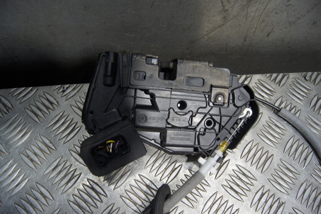 фото №8, Замок двері правий перед vw t-roc b6a-5tb837016a