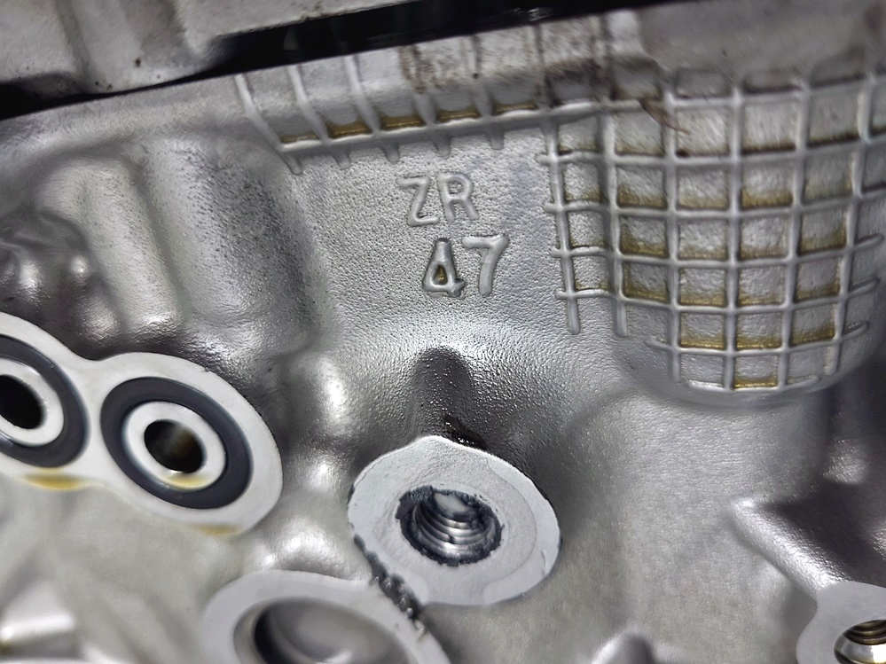 фото №6, Головка toyota 1.8 vvti 2zr corolla e18 auris avensis c-hr prius