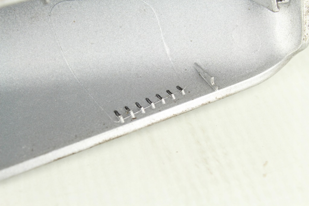 Заглушка накладка рейлінг правий задні kuga mk1 08-12 8v41-551a50-ac в Україні