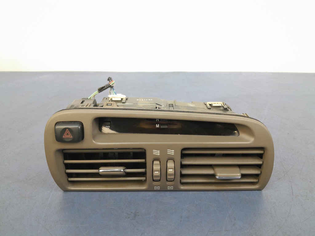 фото №1, Lexus gs ii ґрати обдув повітря середній eu