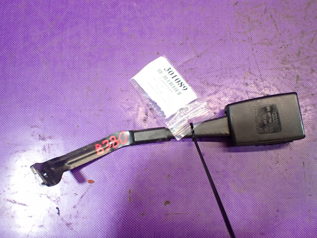 фото №1, Audi a3 8p hb 3d 03-05 кліпса замок поперечина правий перед 8p0857755c