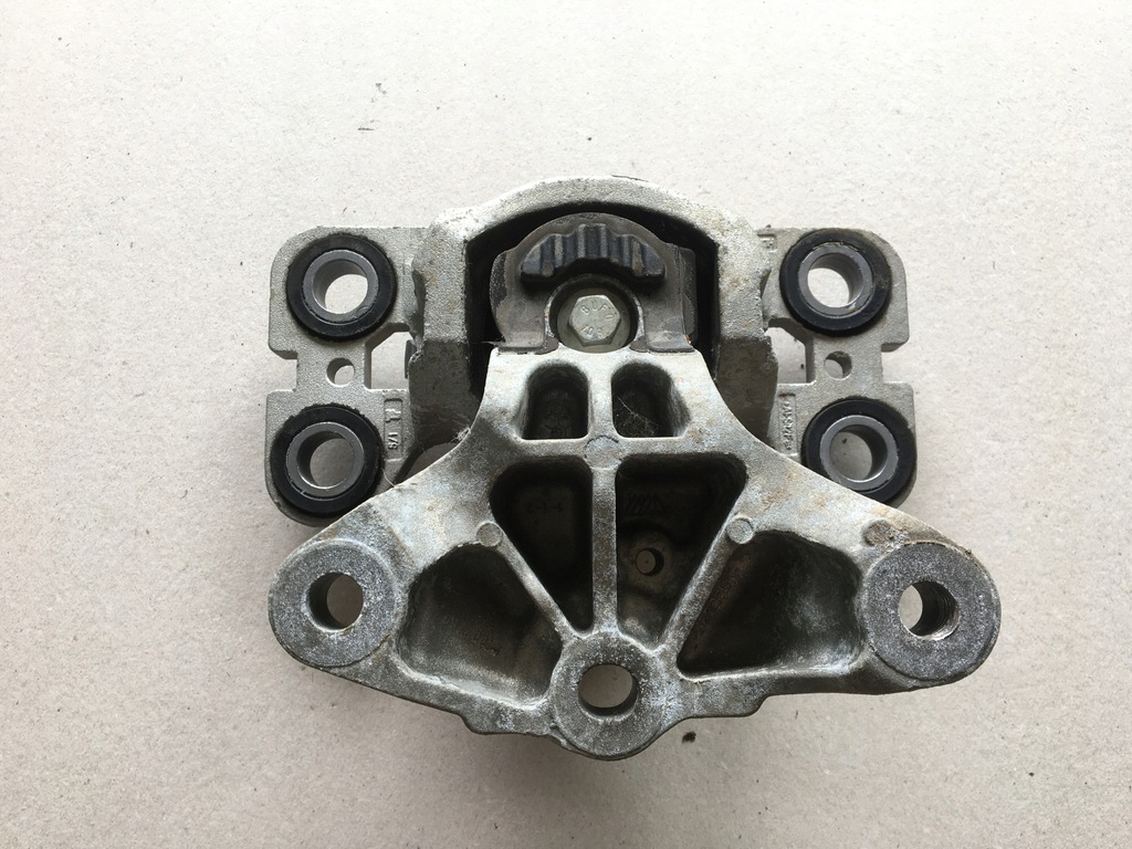 фото №10, Volvo v70 iii v60 s60 ii 2.0 d кронштейн подушка двигуна оригінальний номер 31401307