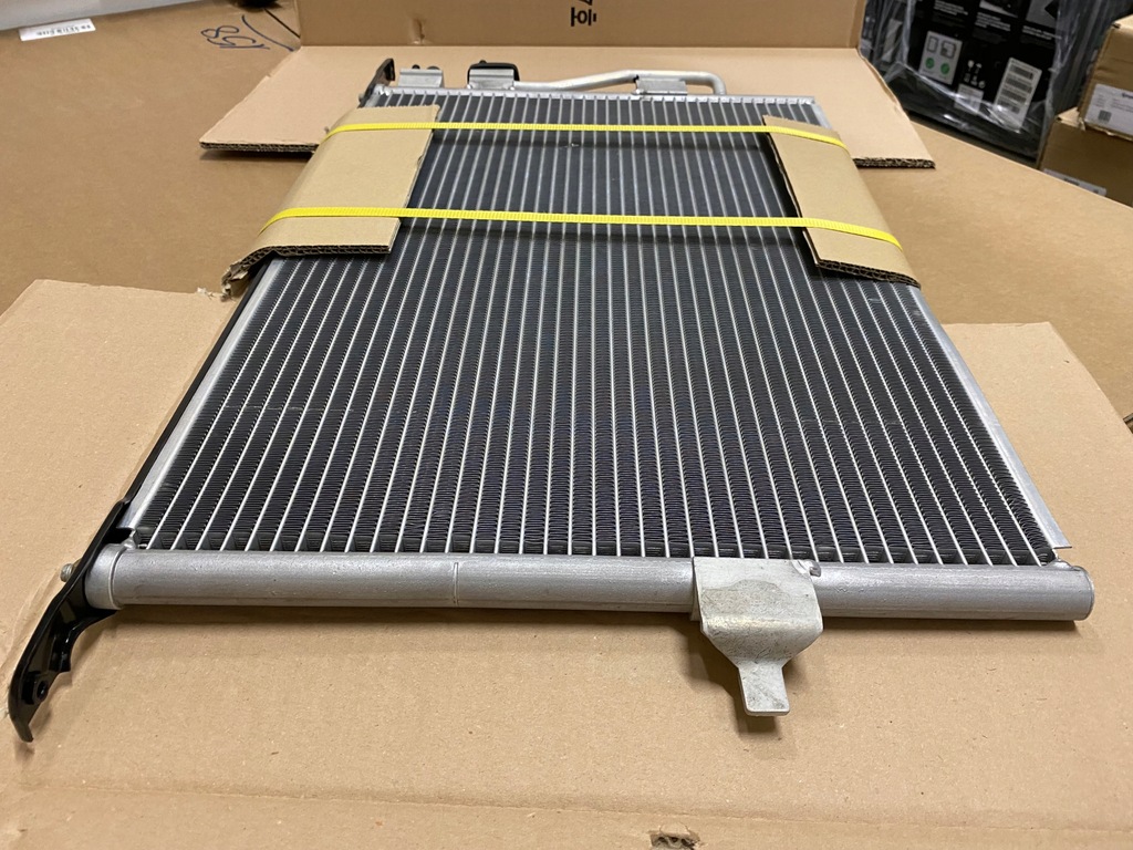 фото №8, Конденсатор behr ford mondeo 1996-2000