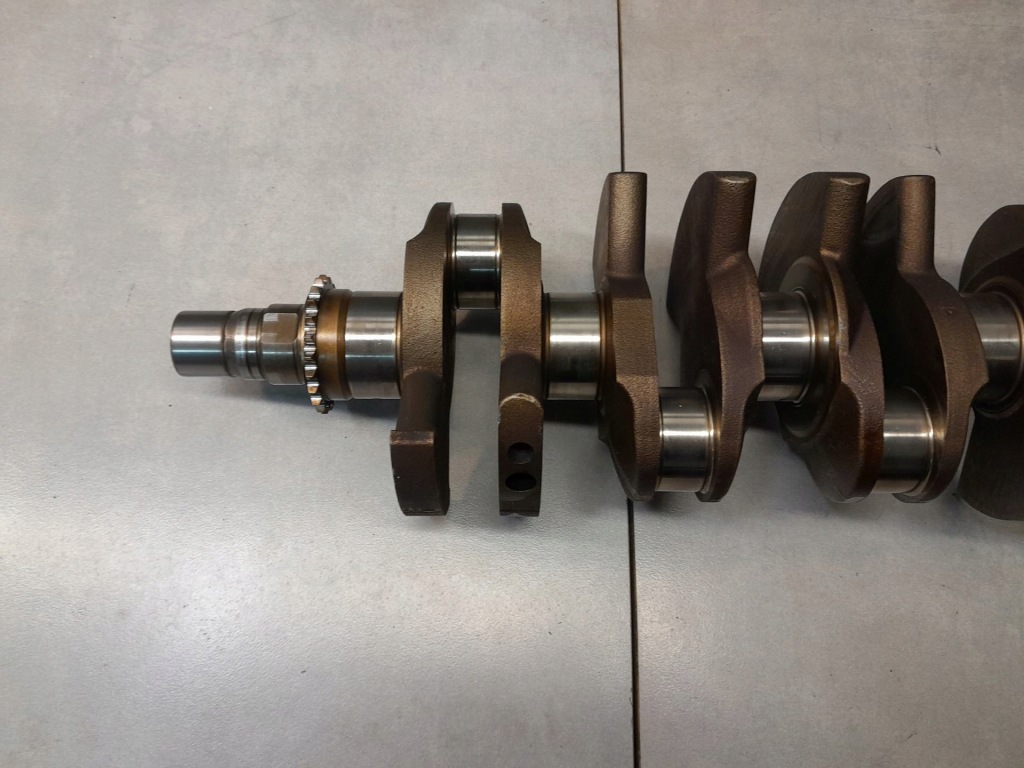 Wał коленчатый mini cooper 1 r50 1.6 04777684aa Цена