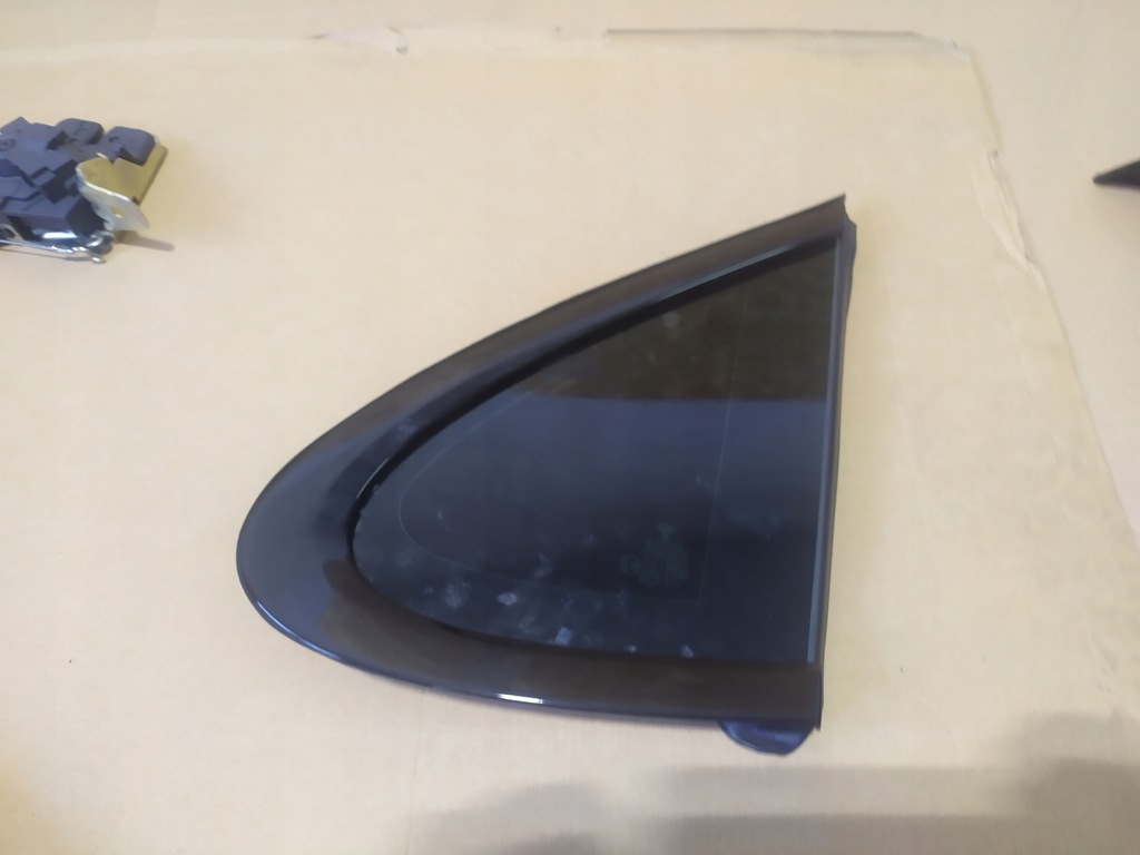 фото №1, Стекло кузовная правая as2 971 panamera