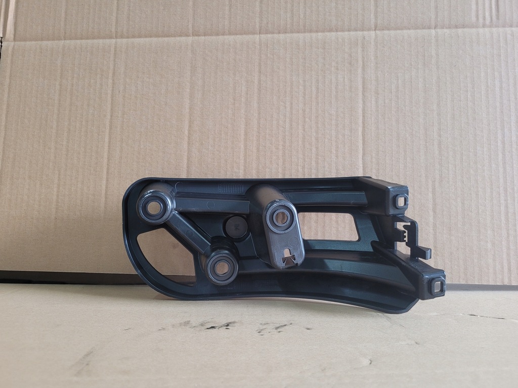 фото №7, Peugeot 2008 ii 2022 направляющая бампера правый левый задняя