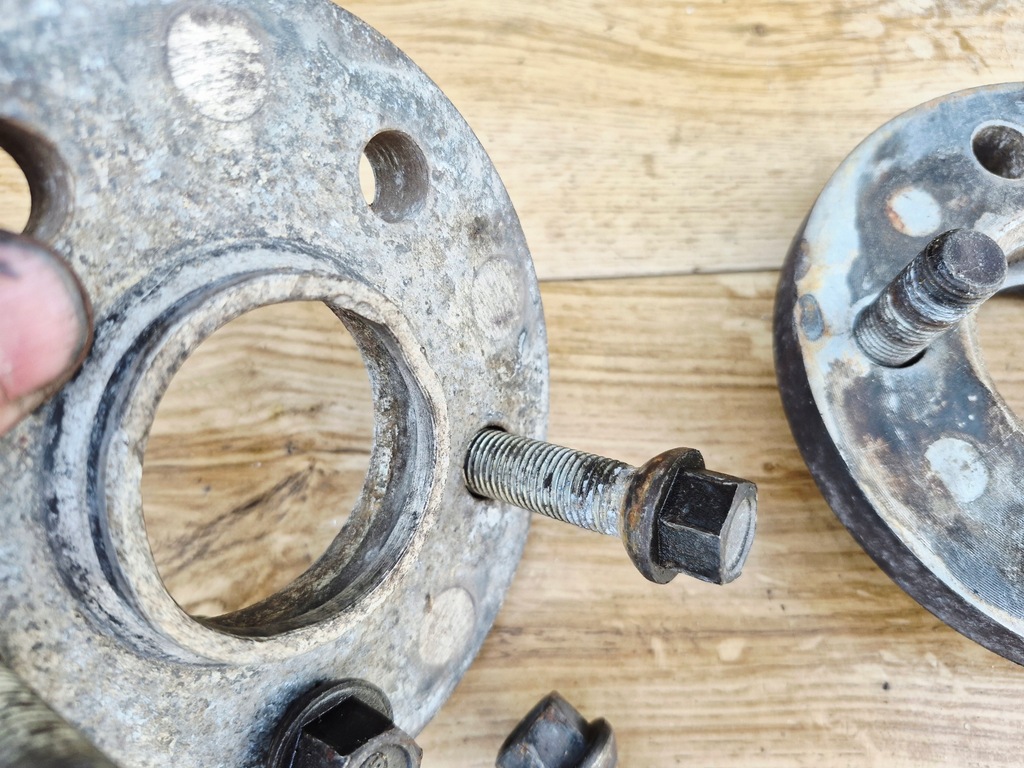 фото №10, Audi a3 8l проставка колеса golf 4 5x100