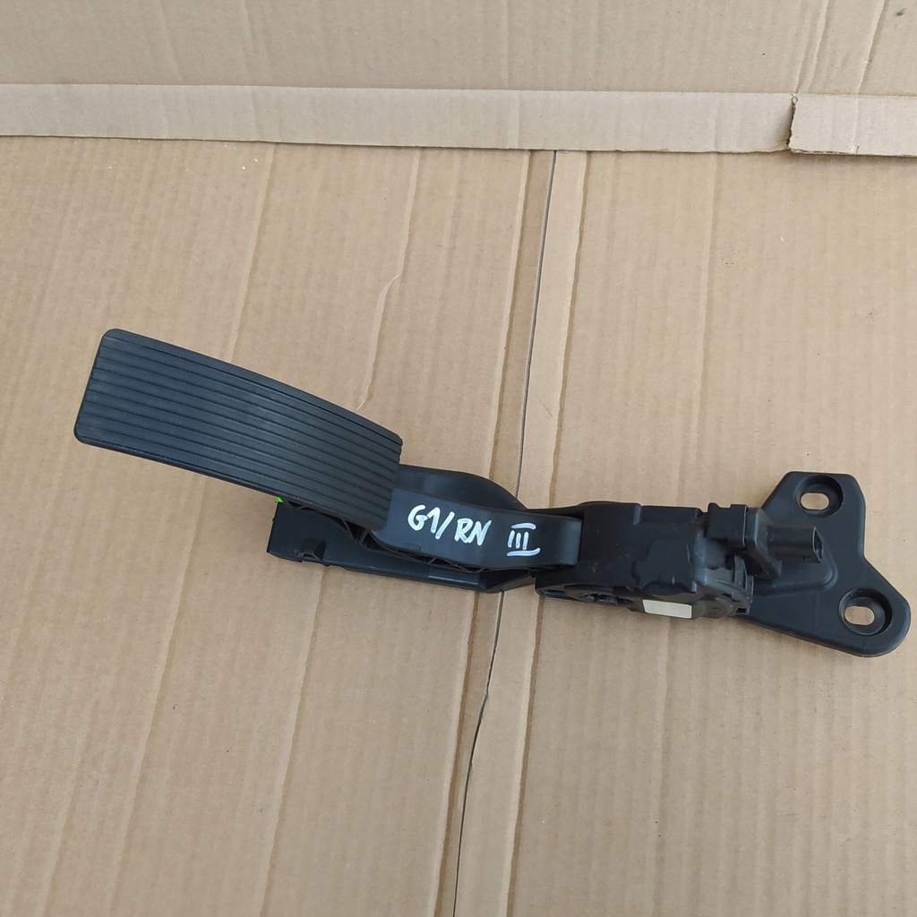 фото №1, Mercedes педаль газу a2223000100 w222