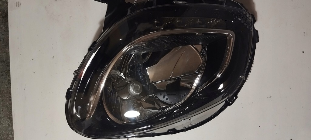 фото №1, Smart fortwo a453 forfour лампа левая обычная +led a4539063501