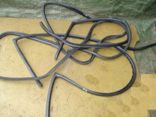 фото №1, Volvo s40 v40 прокладка дверь задняя перед