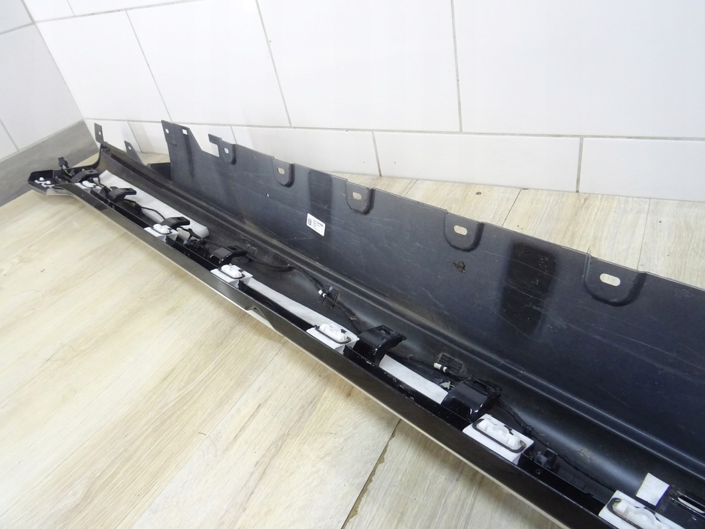 фото №16, Молдинг порог правая bmw 7 g70 i7 x drive 22- m-pakiet 51779464162 llu