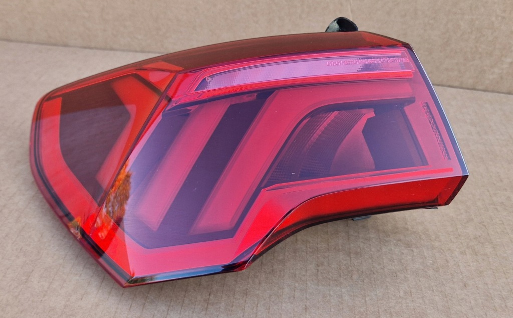 Купити Фара задній ліва led динамічна audi q3 рестайлінг  83a945091