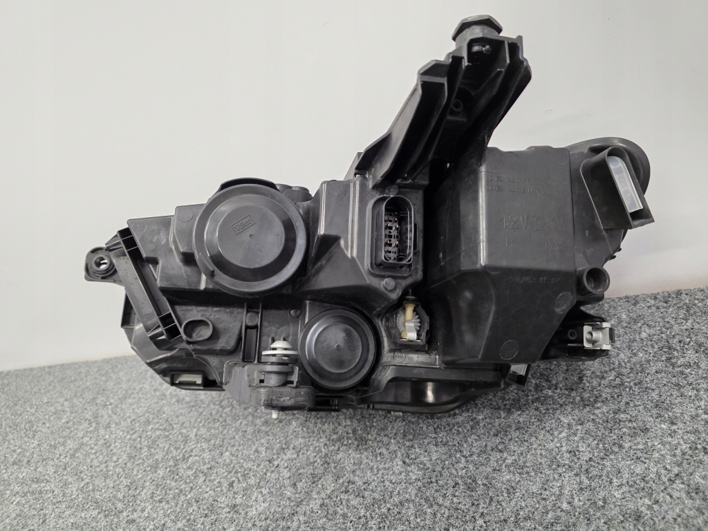 Лампа перед передняя правая vw passat b8 рестайлинг  full led 3g1941036q европа Цена