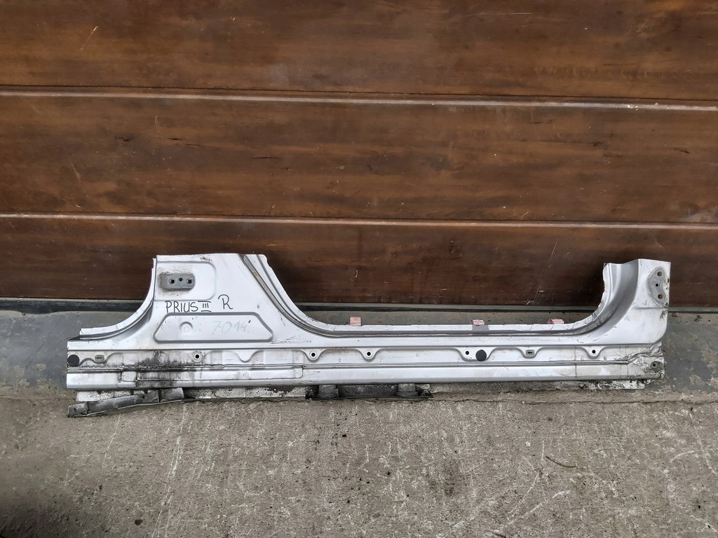 фото №1, Toyota prius iii порог правый