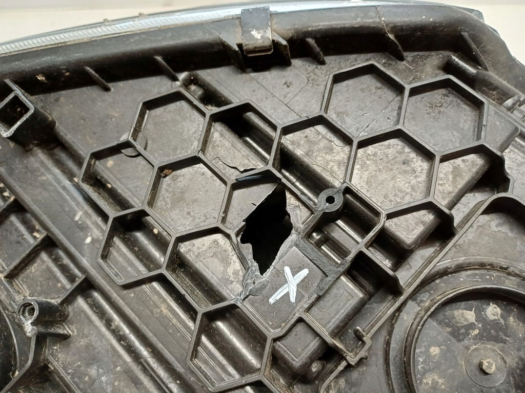 фото №10, Skoda yeti lift 12- лампа левая перед 5l1941015d - стекло