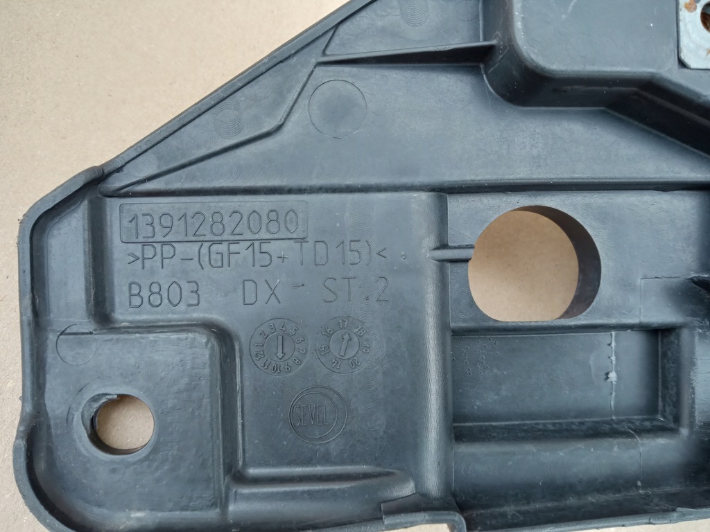 фото №14, Напрямна лампи бампера правий fiat ducato 14-