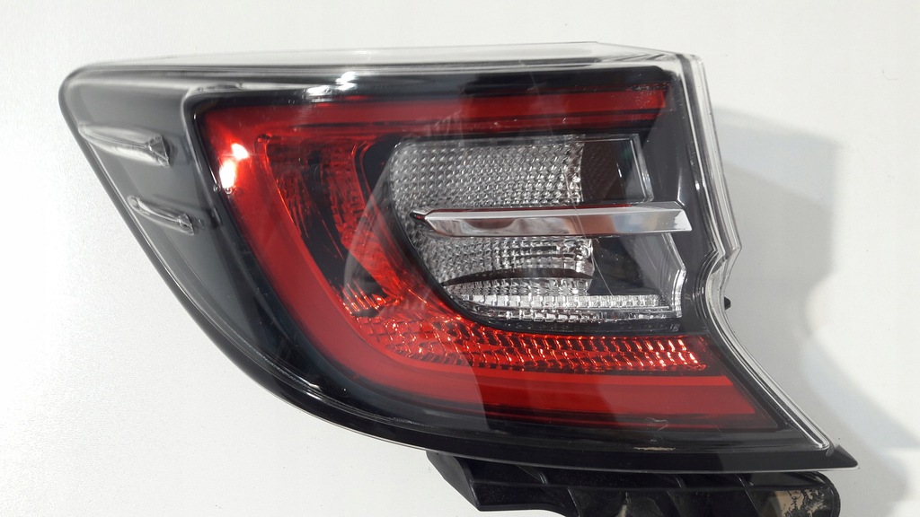 фото №4, Toyota corolla e21 задняя лампа хэтчбек r65