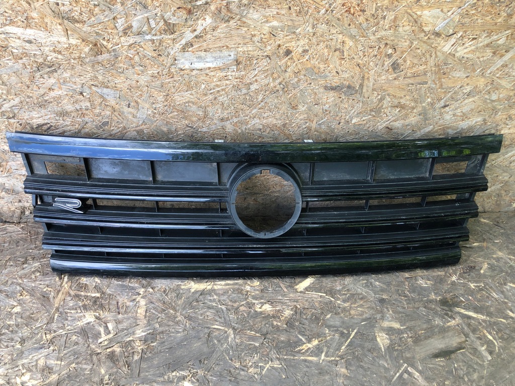 фото №1, Решётка радиатора vw touareg r line перед