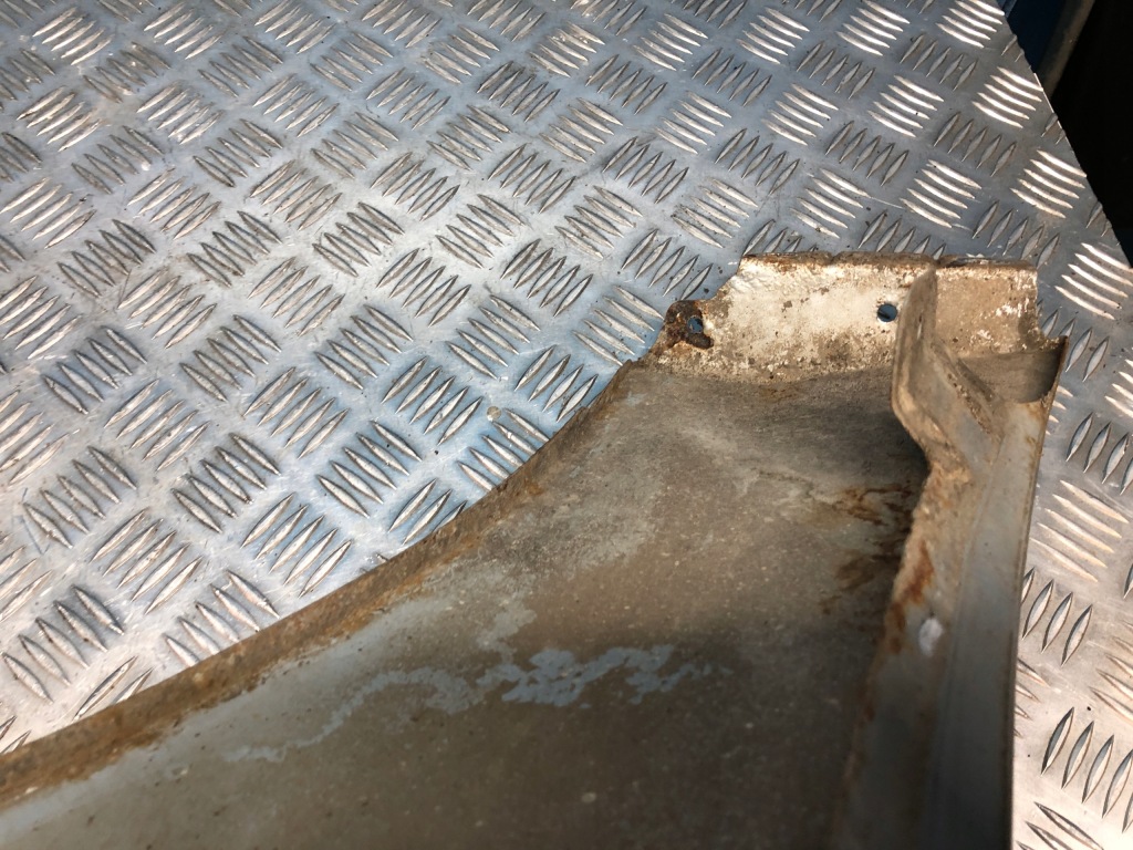 Mercedes ml w164 крыло левый перед передний 775 Цена