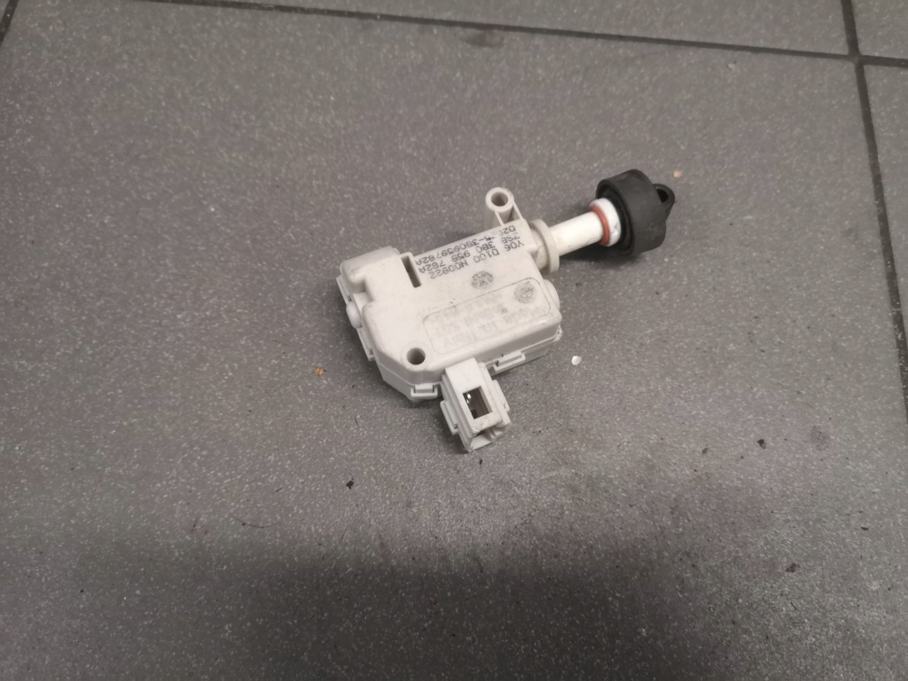 фото №1, Привід кришка заливної пального audi a6 c6 3b0959782a