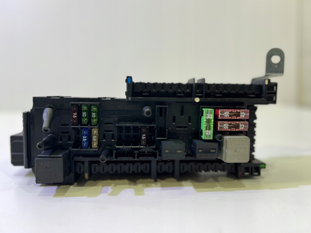 фото №1, Mercedes w172 r172 коробка предохранителей a1729002609
