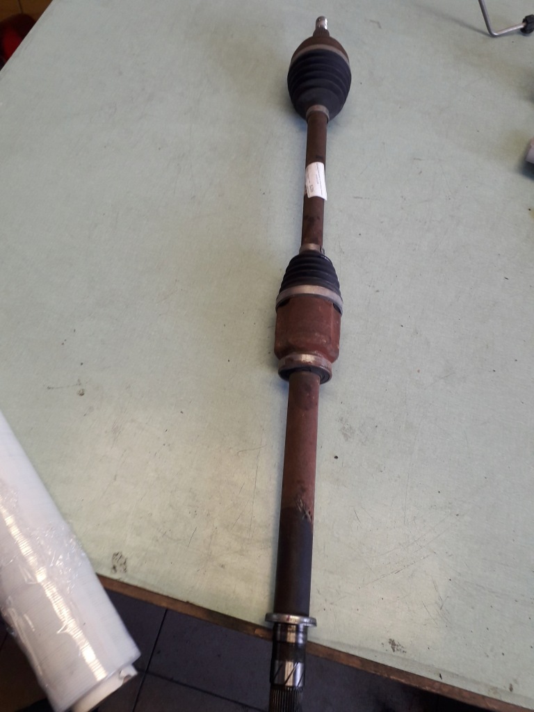 Renault megane 3 приводной вал правая 3391001339r Оригинал